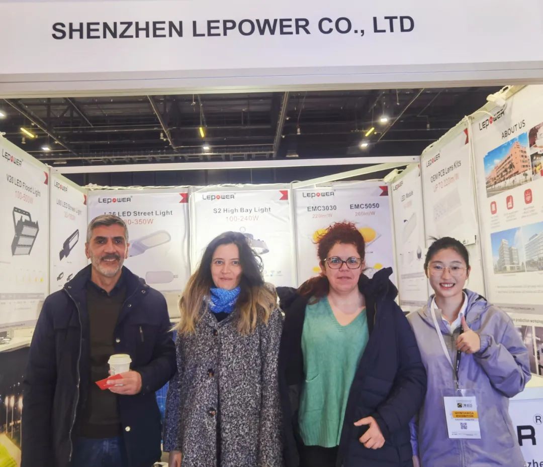 立洋展会 I 立洋光电在波兰国际照明展会大放异彩，科技与创新共绘光影新篇章！
