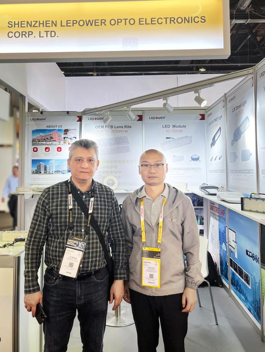 立洋展会 I 立洋光电闪耀中东(迪拜)国际城市、建筑和商业照明展览会，引领LED照明新潮流！