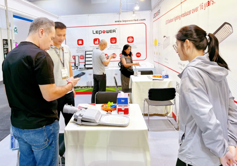 全球聚焦：立洋光电闪耀2024香港国际户外与科技照明展，领先照明解决方案展现LED照明创新力量！