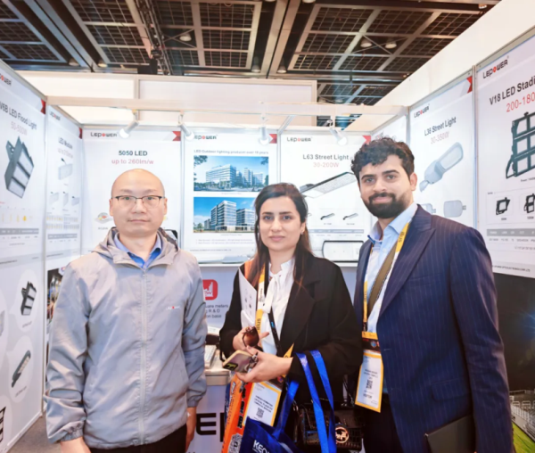 2025迪拜LED照明展：立洋光电以创新之光点亮全球智慧城市照明新篇章！